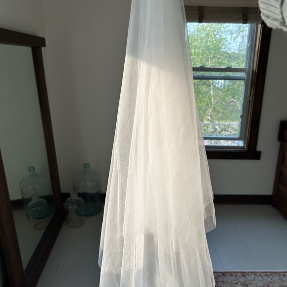 A.B. Ellie Raw Edge Veil Drop Length - Picture 3 of 12